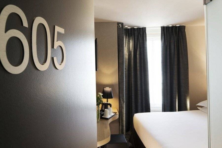 Best Western Quartier Latin Pantheon hotel bedroom