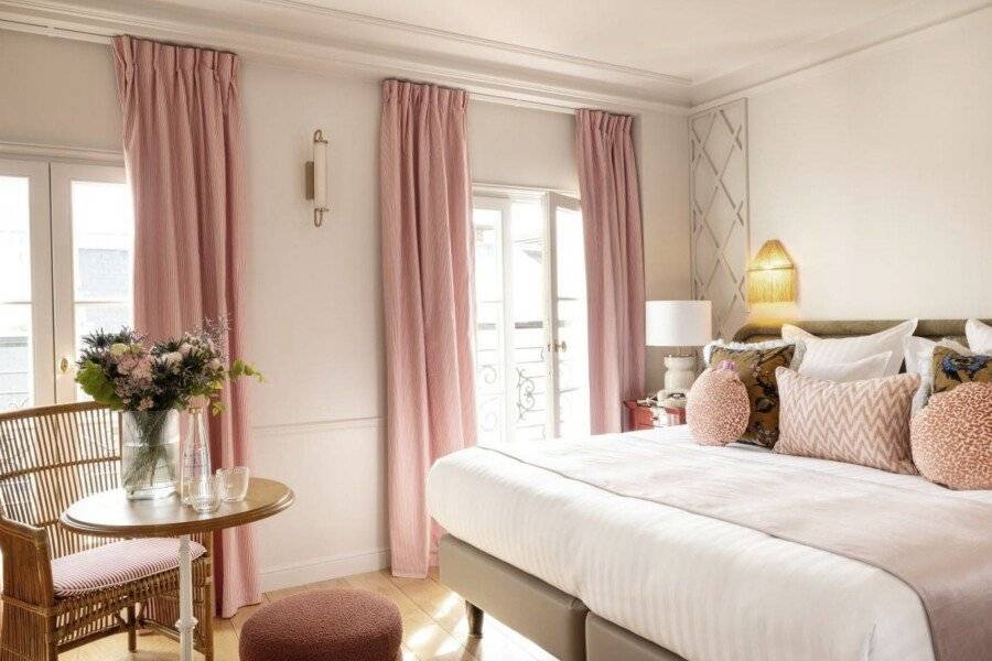 Hôtel Le Lavoisier hotel bedroom