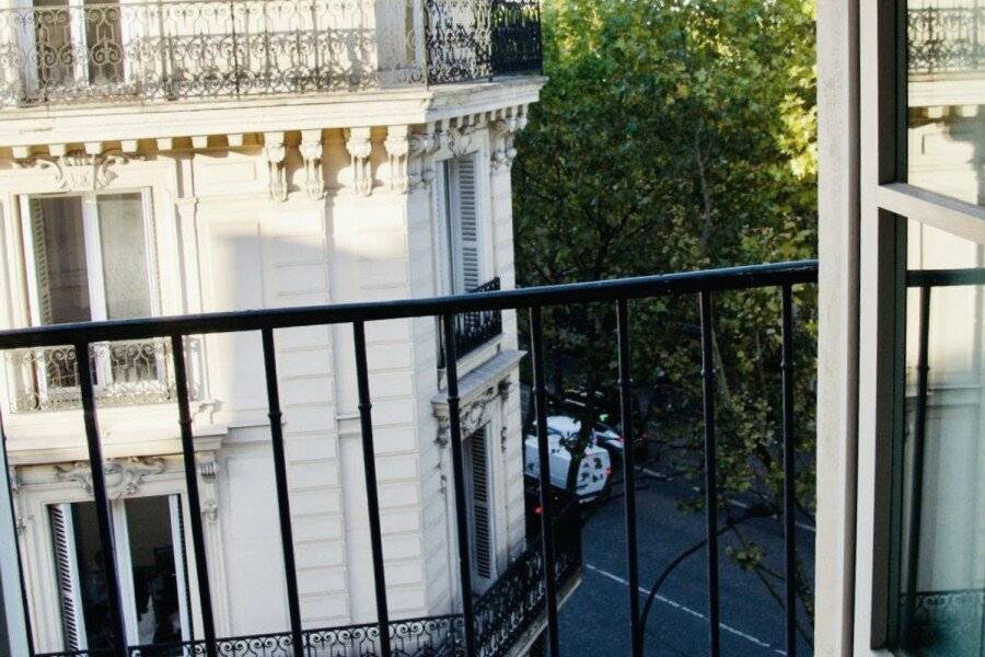 Hôtel Le Lavoisier balcony, facade