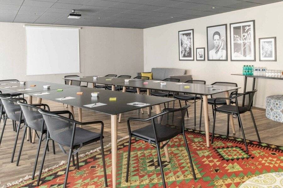 Aparthotel Adagio Porte de Versailles conference room,meeting room