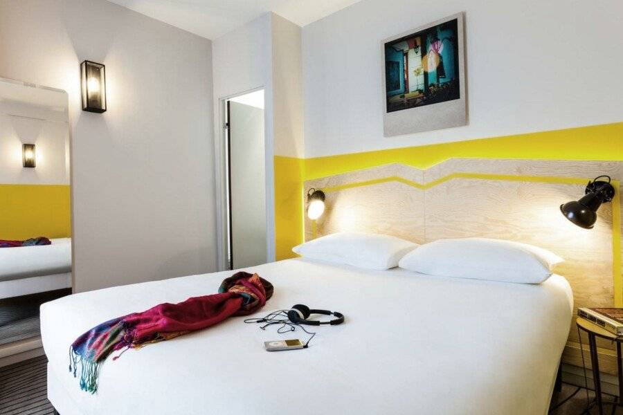 ibis Styles Nation Porte De Montreuil hotel bedroom