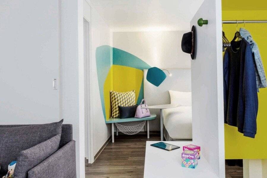 ibis Styles Bercy hotel bedroom