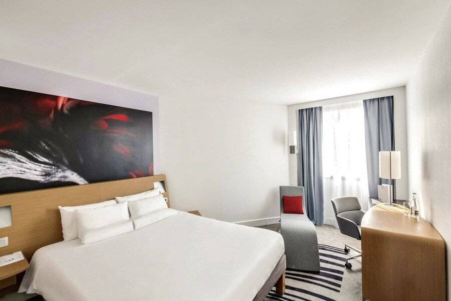 Novotel Centre Gare Montparnasse hotel bedroom