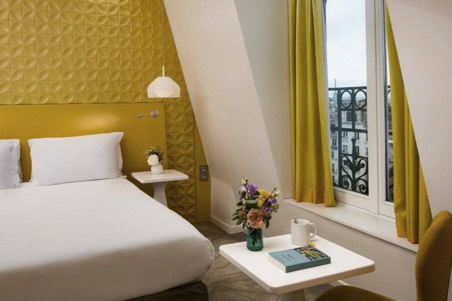 NH Gare de l'Est hotel bedroom