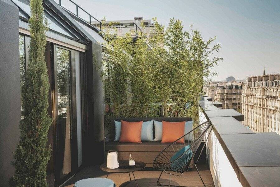 Novotel Vaugirard Montparnasse balcony