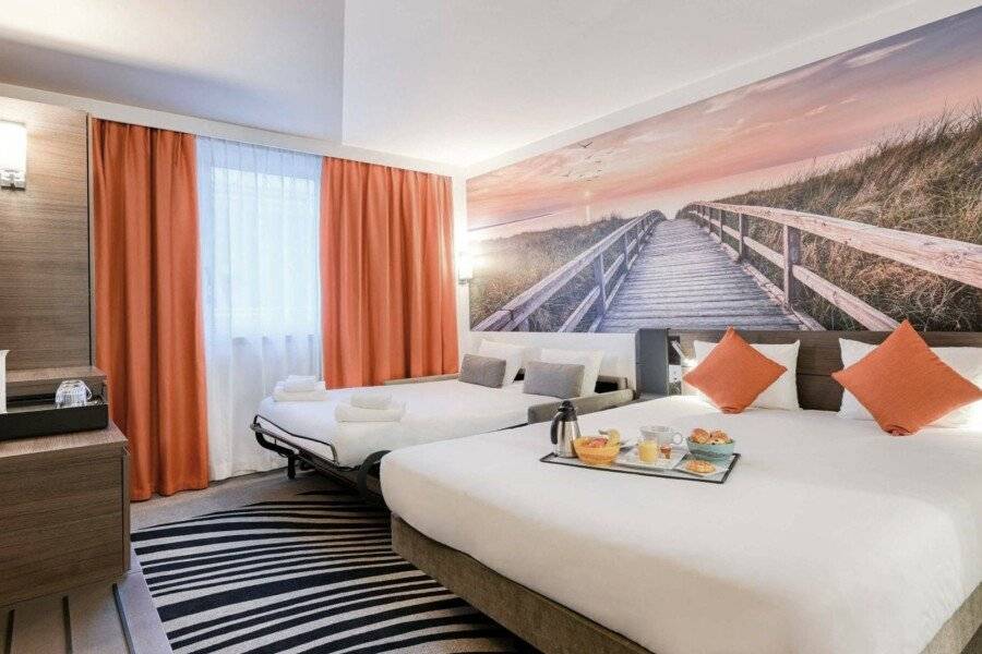 Novotel Centre Bercy hotel bedroom