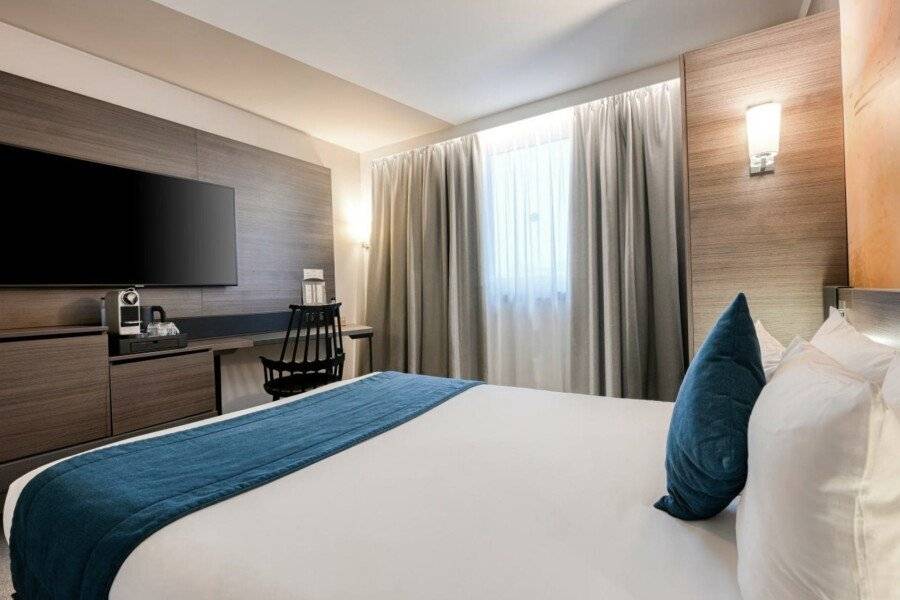 Novotel Centre Bercy hotel bedroom