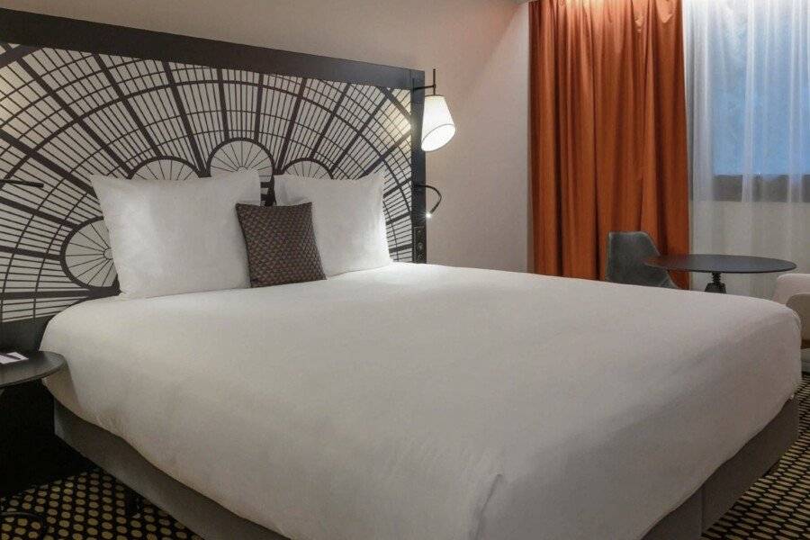 Mercure Porte De Versailles Expo hotel bedroom