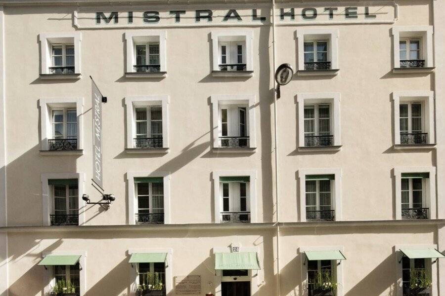 Hôtel Mistral facade