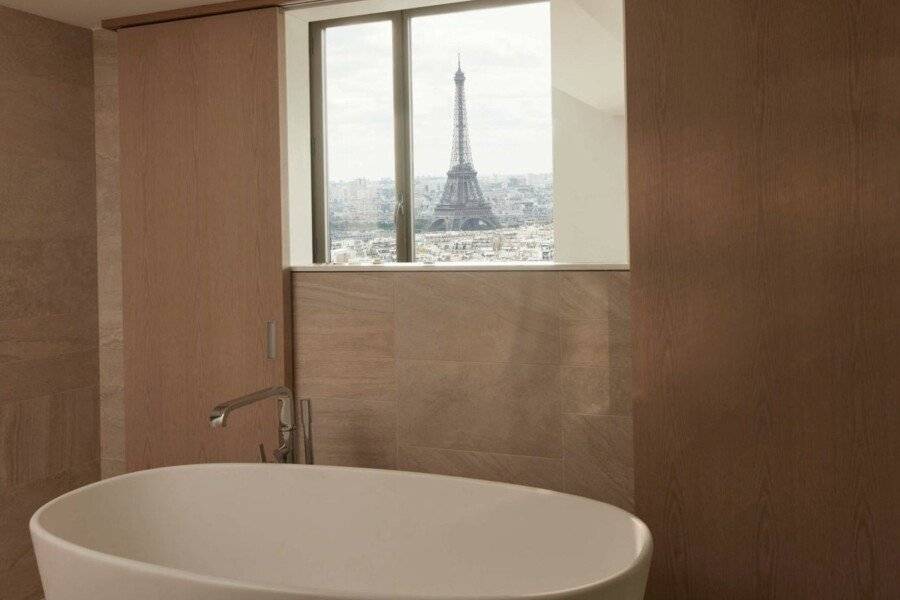 Hyatt Regency Etoile bathtub,ocean view