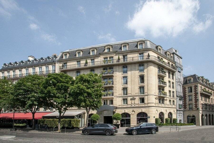 Hôtel Barrière Fouquet's facade