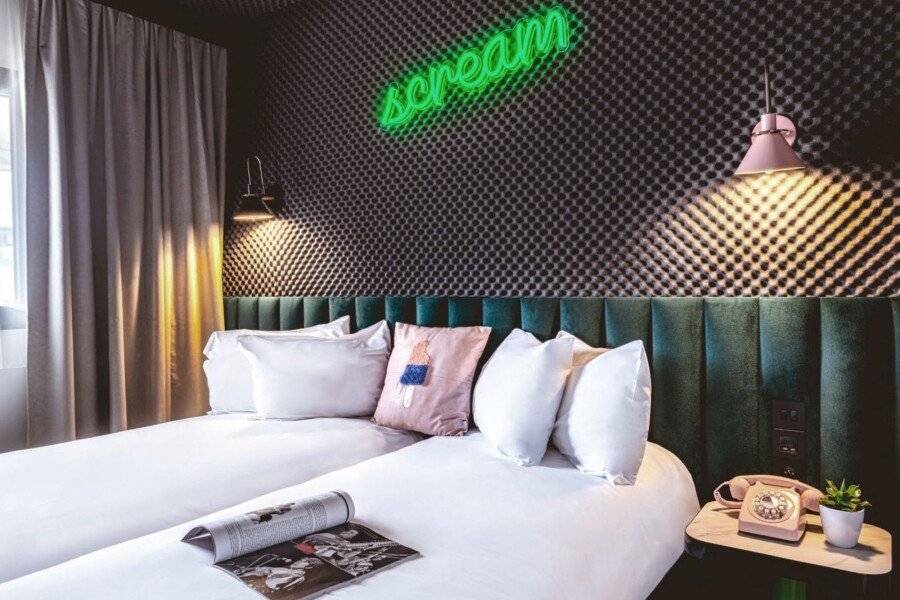 The ReMIX Hotel hotel bedroom