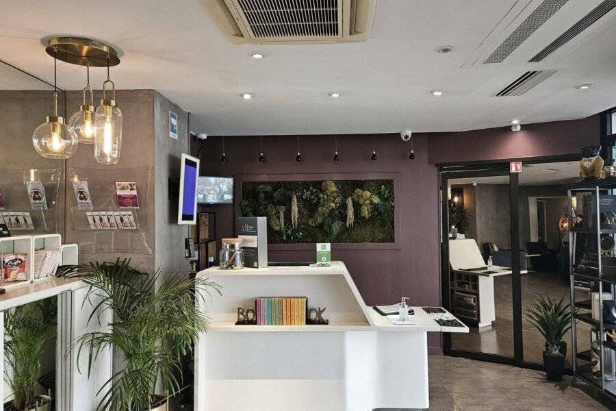 ibis Styles Tolbiac Bibliotheque lobby,front desk,