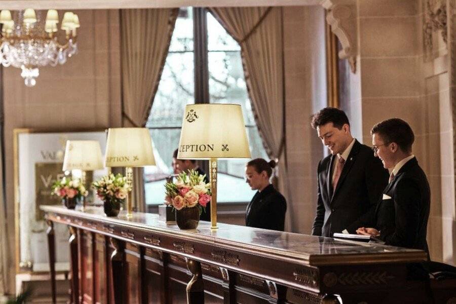 Le Meurice – Dorchester Collection front desk, lobby, concierge