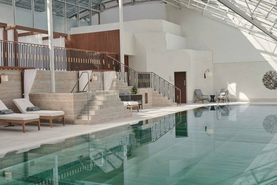 Jumeirah Carlton Tower indoor pool,spa