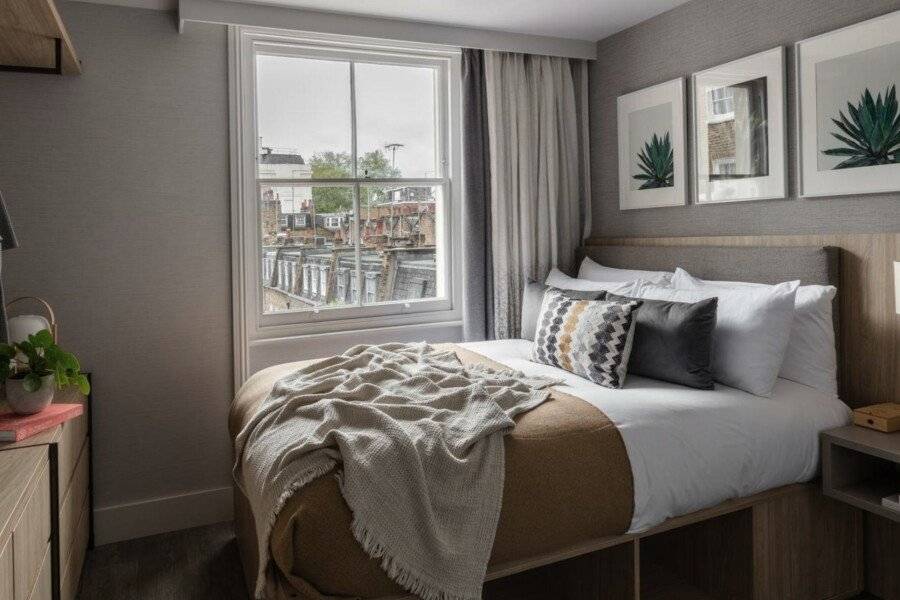 Inhabit Southwick Street, a Member of Design Hotels hotel bedroom