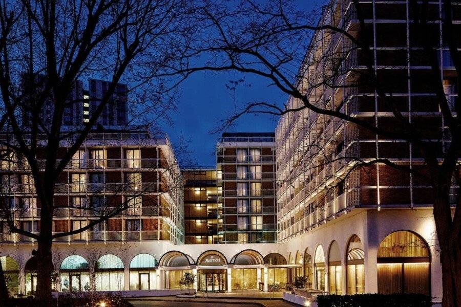 London Marriott Hotel Regents Park facade