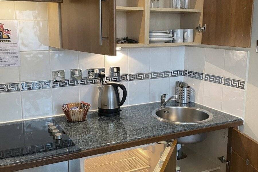 Grand Plaza Serviced Apartments kitchen