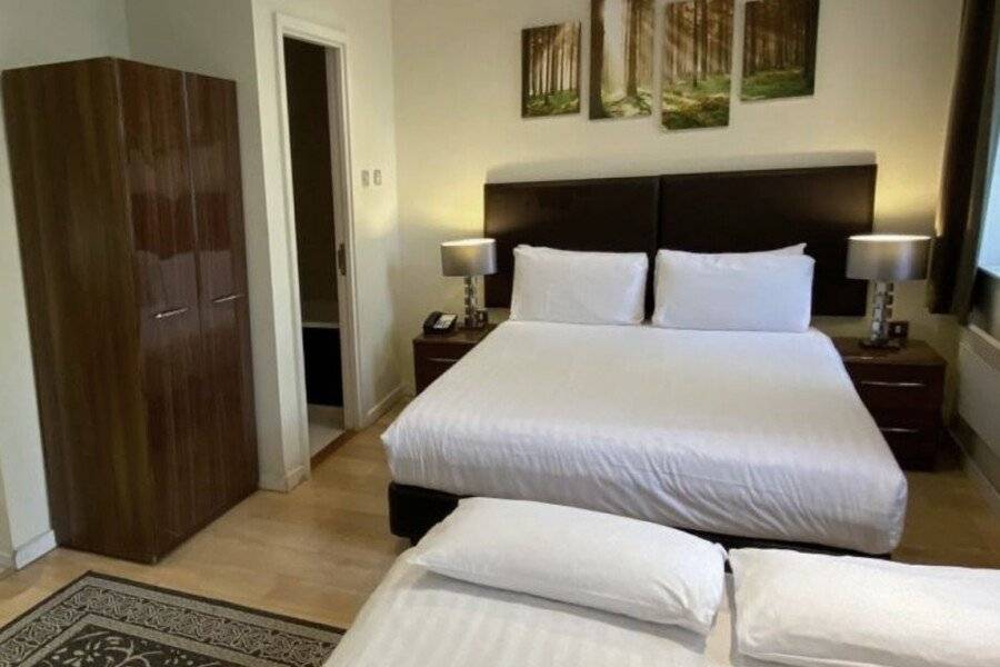 Grand Plaza Serviced Apartments hotel bedroom