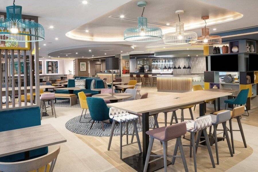 Hampton By Hilton City restaurant,lounge