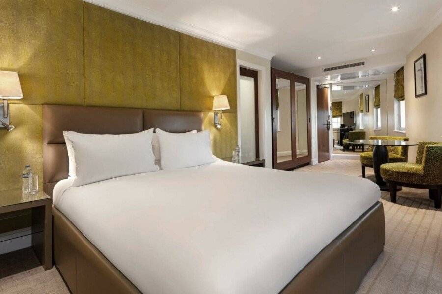 The May Fair, A Radisson Collection Hotel, Mayfair hotel bedroom