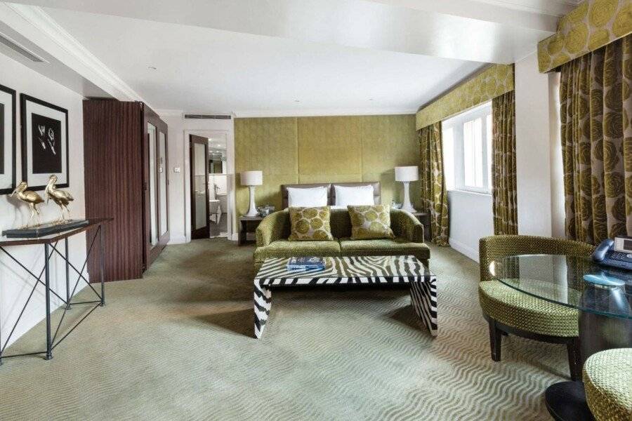 The May Fair, A Radisson Collection Hotel, Mayfair hotel bedroom