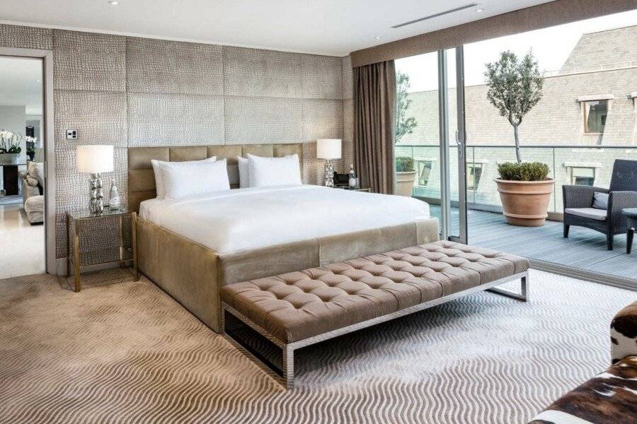 The May Fair, A Radisson Collection Hotel, Mayfair hotel bedroom,balcony