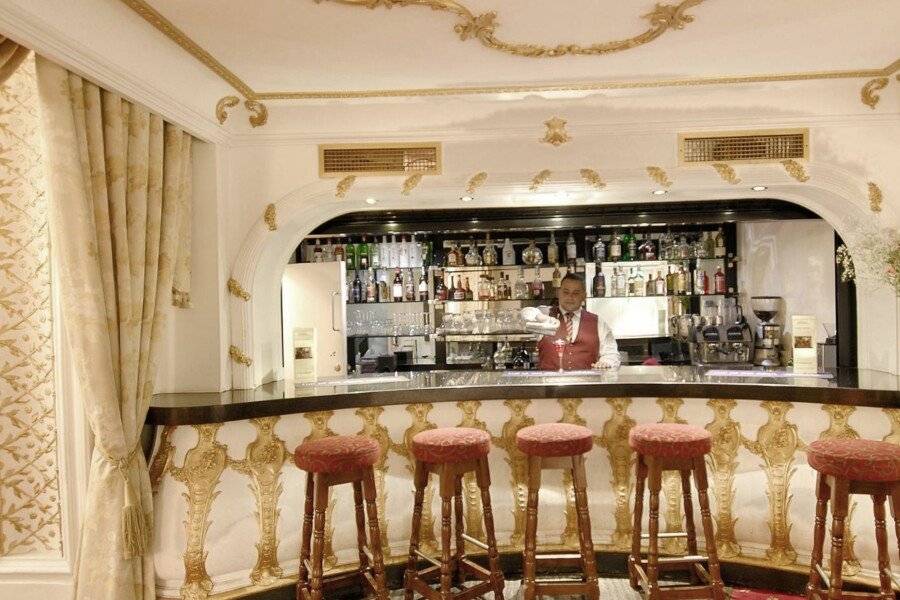 Grand Royale Hyde Park bar