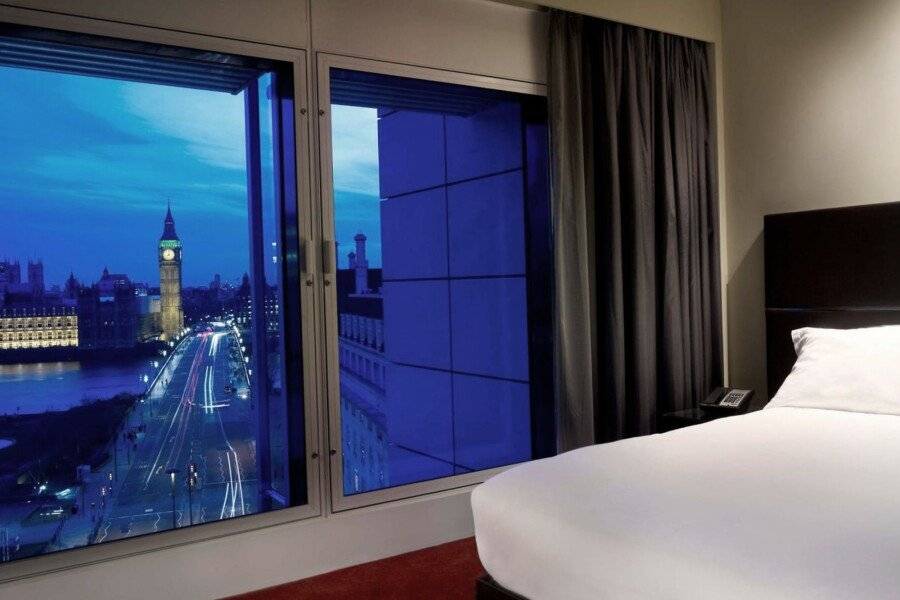 Park Plaza Westminster Bridge hotel bedroom,ocean view