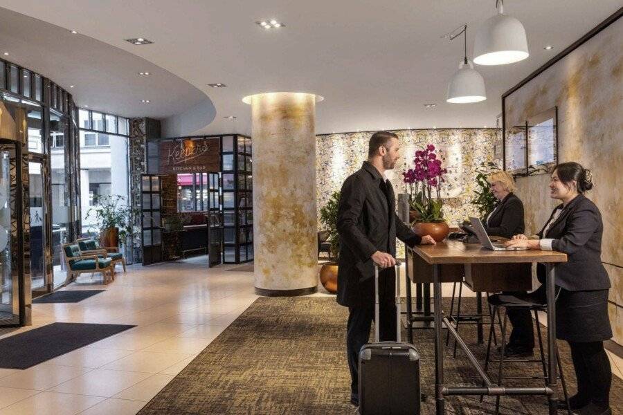 Novotel Tower Bridge lobby,front desk,