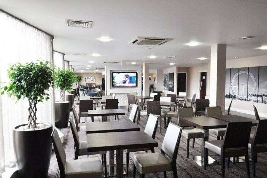 Holiday Inn Express Royal Docks, an IHG Hotel restaurant