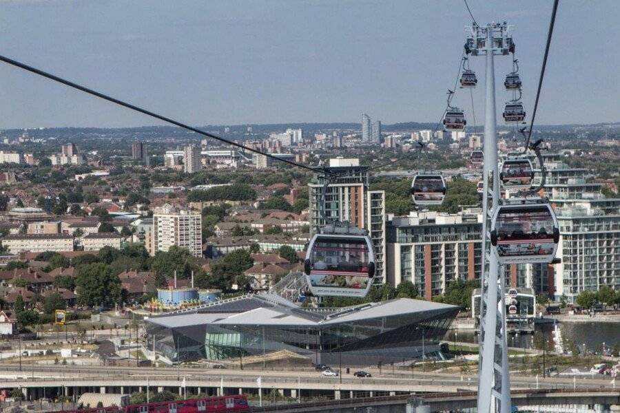 Holiday Inn Express Royal Docks, an IHG Hotel 