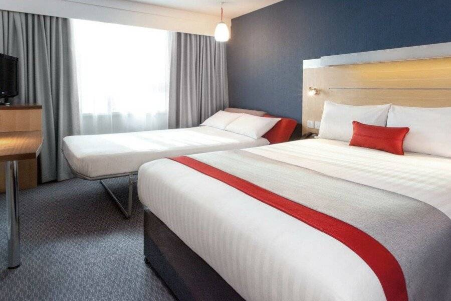 Holiday Inn Express Limehouse, an IHG Hotel hotel bedroom