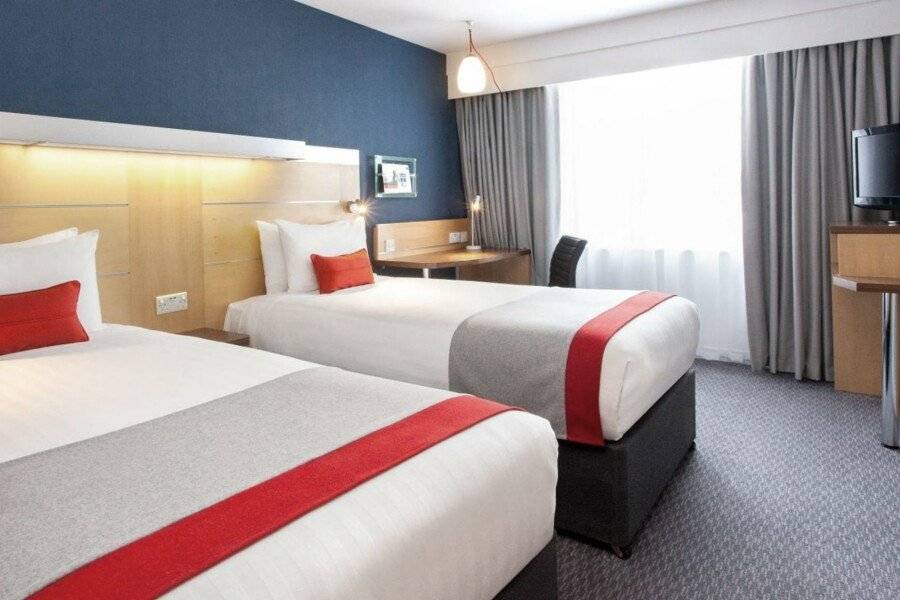 Holiday Inn Express Limehouse, an IHG Hotel hotel bedroom