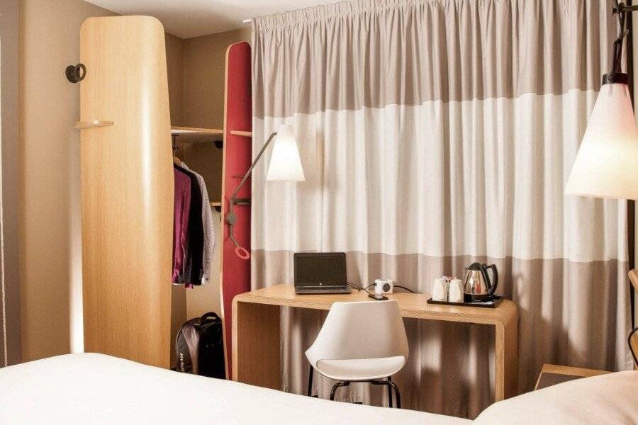 ibis Excel-Docklands hotel bedroom