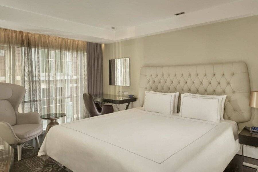 Park Plaza Riverbank hotel bedroom