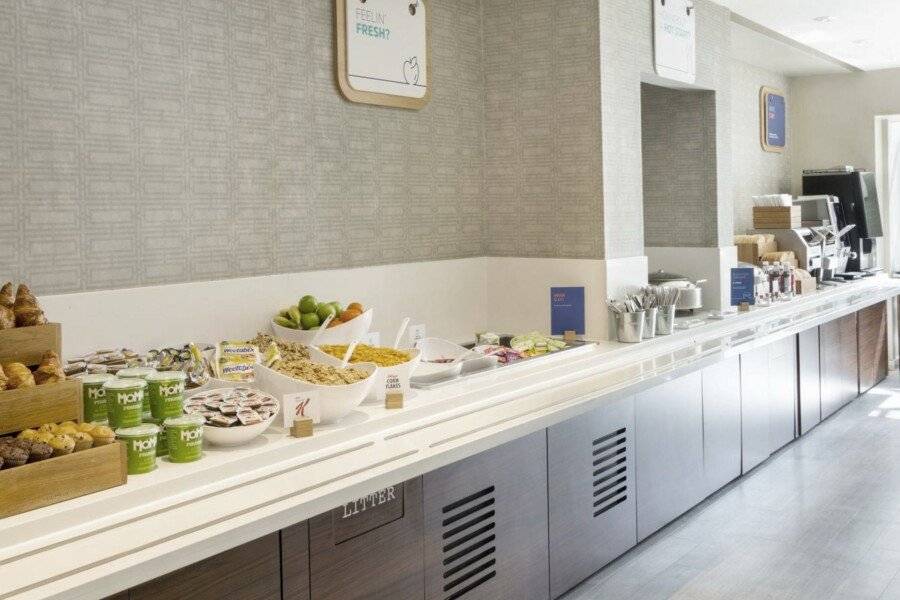 Holiday Inn Express Earls Court, an IHG Hotel breakfast