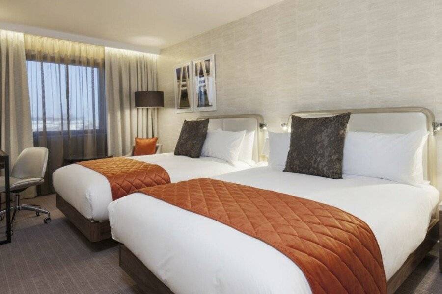 Crowne Plaza Kings Cross, an IHG Hotel hotel bedroom