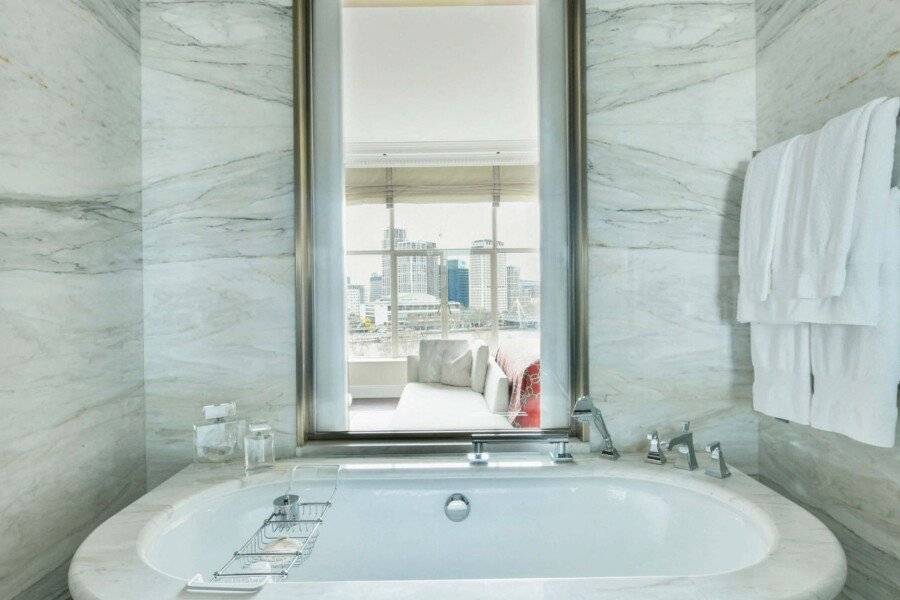 The Savoy bathtub