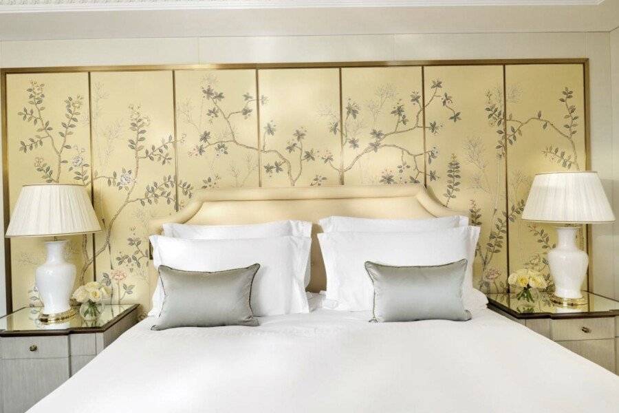 The Dorchester - Dorchester Collection hotel bedroom