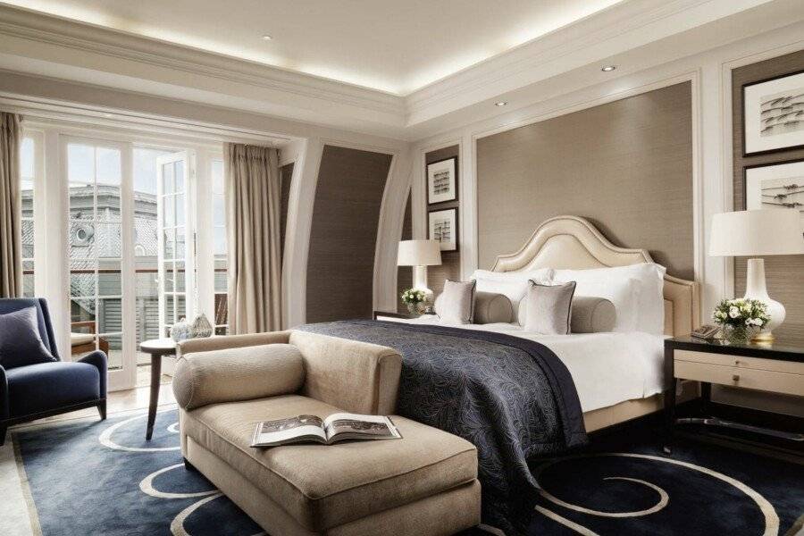 Corinthia hotel bedroom