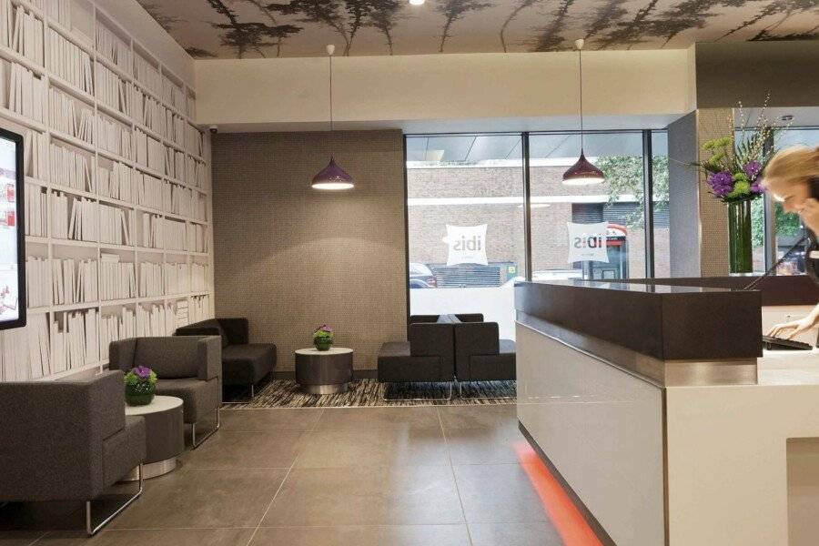 ibis Shepherds Bush - Hammersmith lobby,front desk,