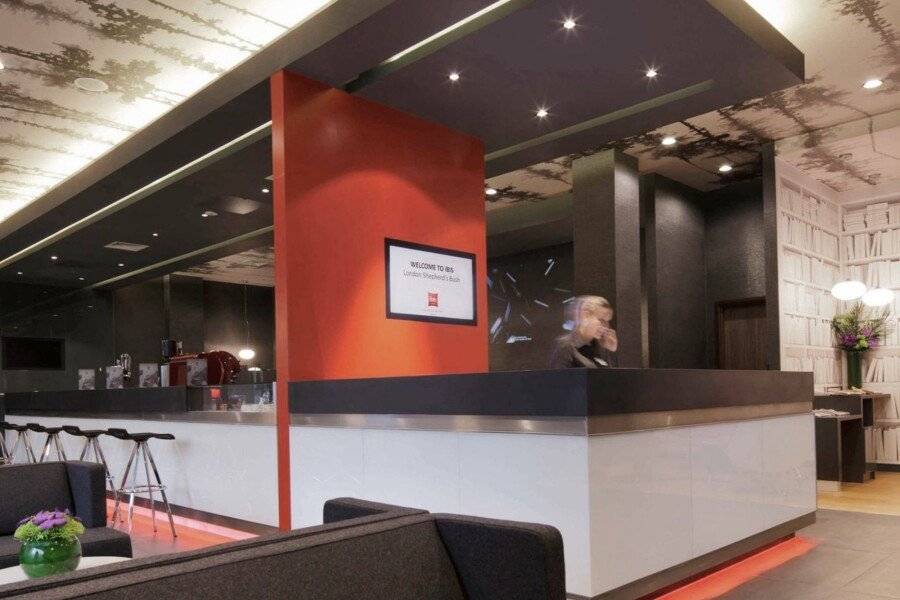 ibis Shepherds Bush - Hammersmith lobby,front desk