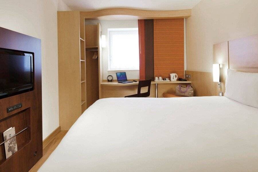 ibis Shepherds Bush - Hammersmith hotel bedroom