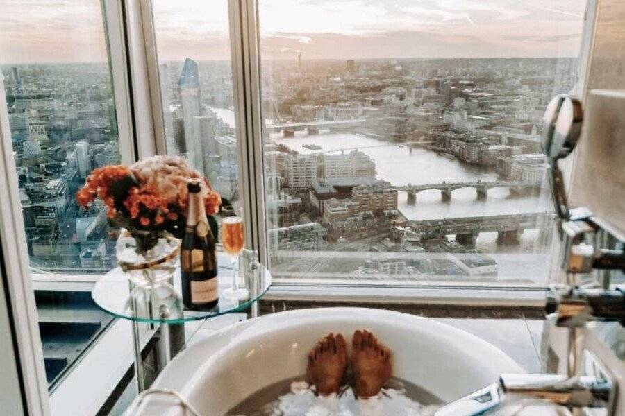 Shangri-La The Shard, bathtub,ocean view