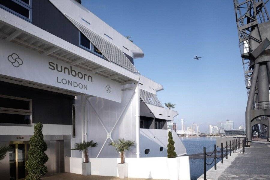 Sunborn Yacht Hotel facade