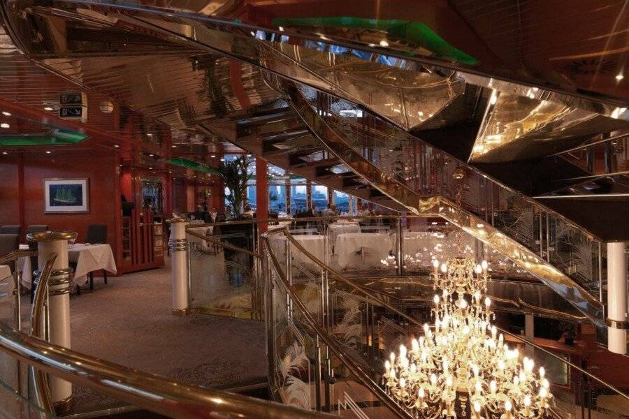 Sunborn Yacht Hotel restaurant