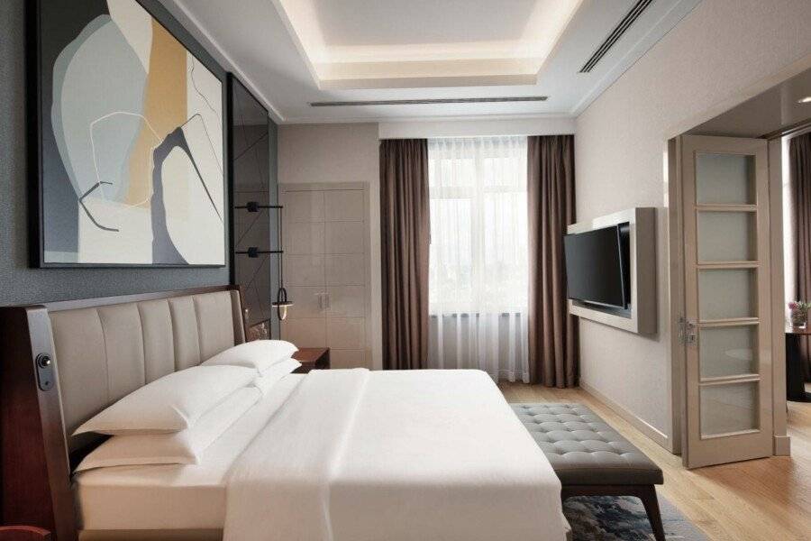 Sheraton Levent hotel bedroom