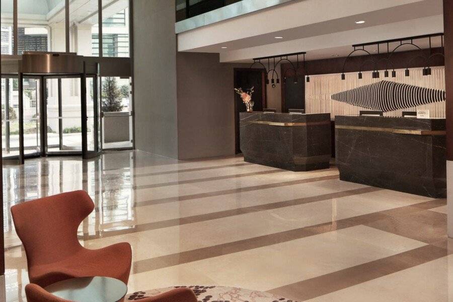 Sheraton Levent lobby,front desk