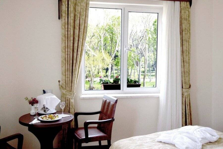 Gülhanepark Hotel & Spa hotel bedroom